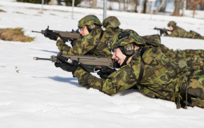 Strakoničtí vojáci v aktivní záloze se přeškolují na útočné pušky CZ 805 Bren A1. 