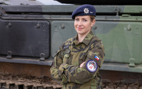 Četařka Veronika Vidlášová slouží pátým rokem u 25. protiletadlového raketového pluku ve Strakonicích. 
